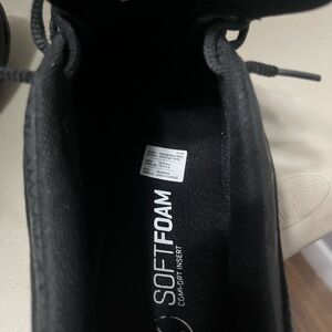 Mens black Puma senakers